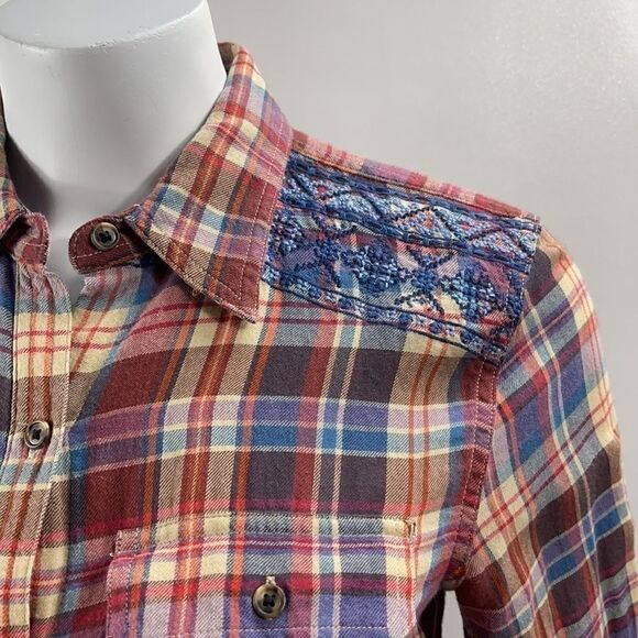 Chaps Multi-Color Plaid Button Down Blouse Size: M - Picture 4 of 8